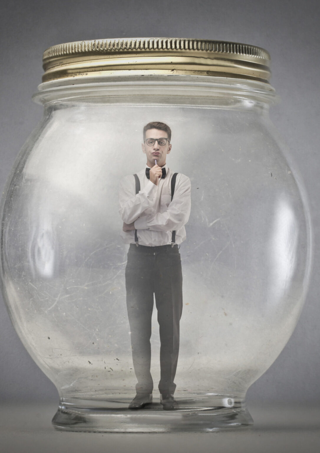 Az elme saját csapdája: gondolkodásmód által bezárt ember egy üvegben”